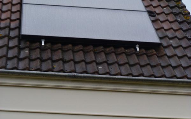 Harelbeke - zonnepanelen  opbouw zonneboiler Bulex Helioset 250L