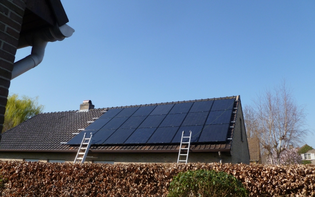 Harelbeke - 21 zonnepanelen 240Wp black